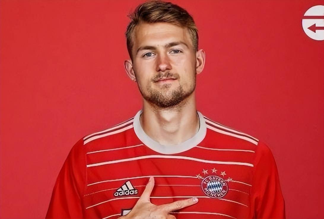 关于德里赫特受伤将缺席下场比赛的信息