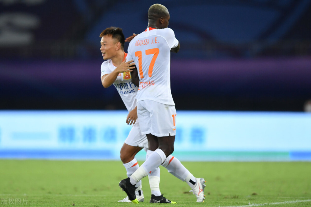 一方主场遭遇狂胜，取得保级关键三分