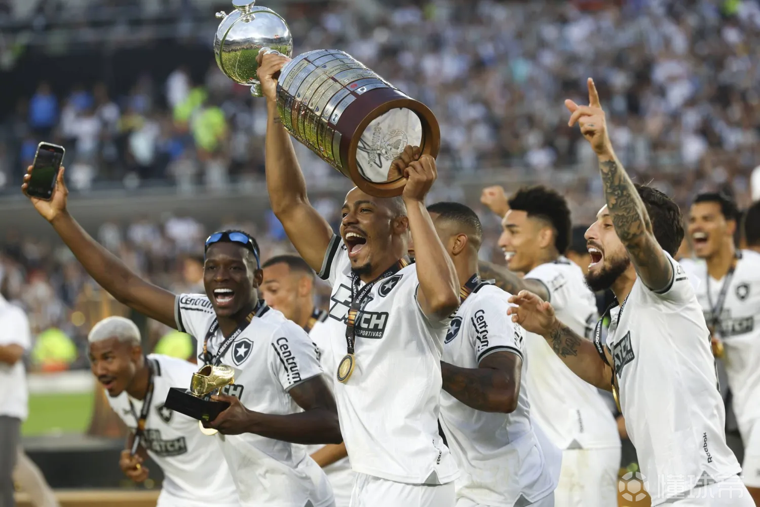 南美球队实力雄厚备战国际比赛