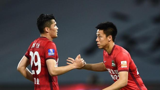 河南嵩山豪取连胜，冲击榜首位置的简单介绍