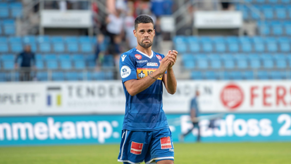 法国队长梅开二度，轻取安道尔