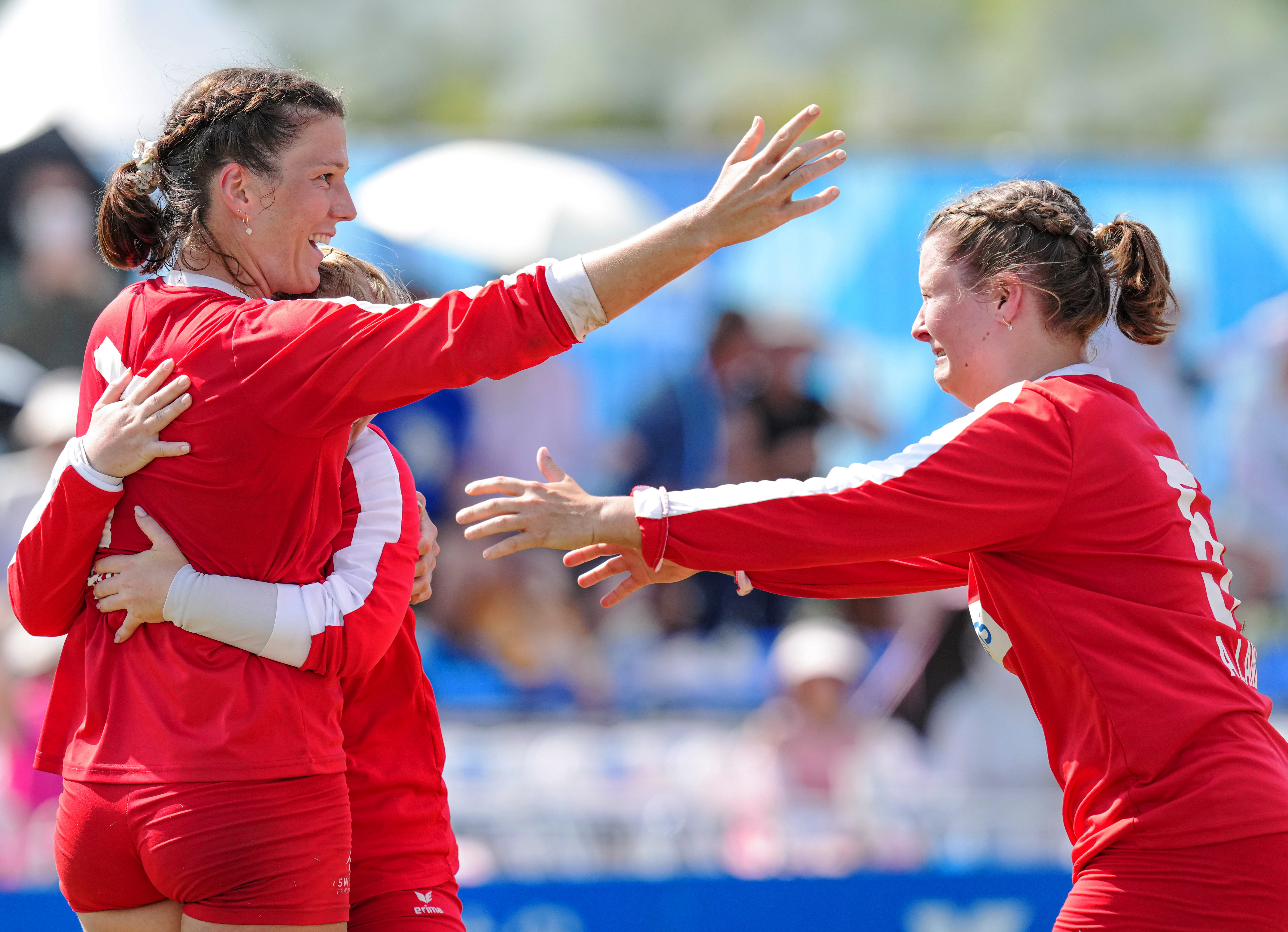 瑞士射箭选手在女子团体赛中夺冠 瑞士射箭选手在女子团体赛中夺冠