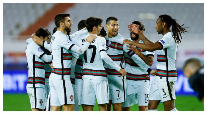 法国小胜塞尔维亚，小组排名稳固