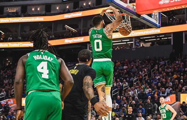 巨人队遭逢绝杀，季后赛形势稍显严肃