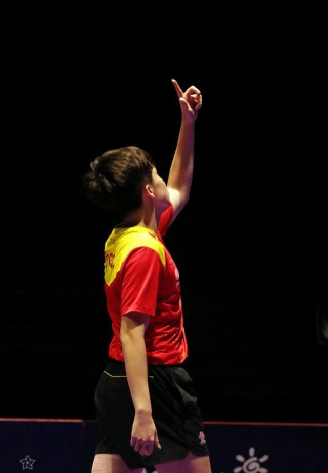 爵士完胜对手，展现强大实力